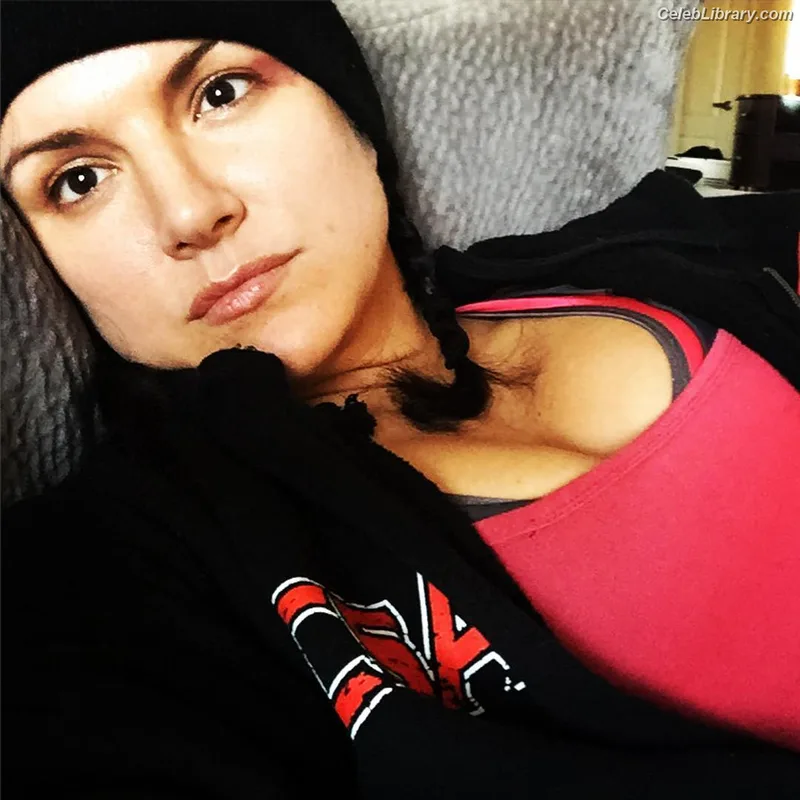 Gina Carano photo 16 of 231