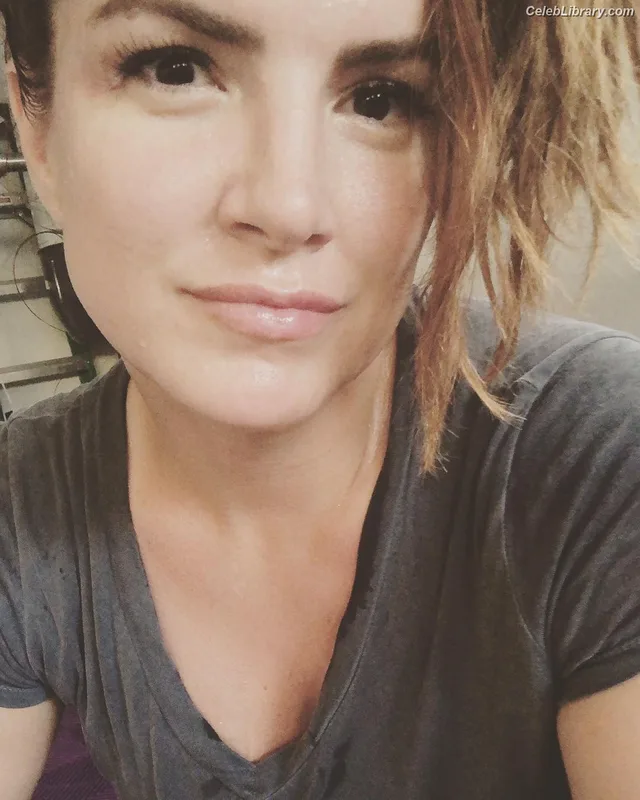 Gina Carano photo 16 of 231