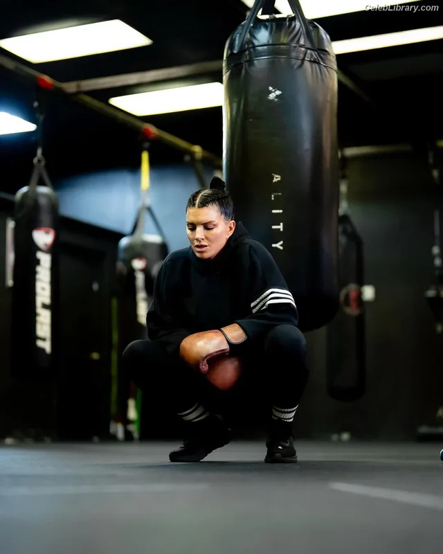 Gina Carano photo 19 of 231