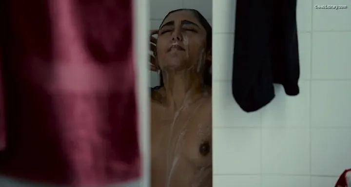 Golshifteh Farahani photo 11 of 37