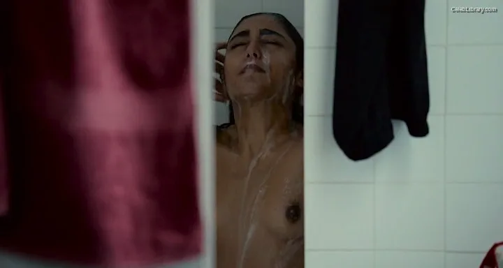 Golshifteh Farahani photo 11 of 38