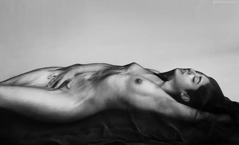 Golshifteh Farahani photo 12 of 38