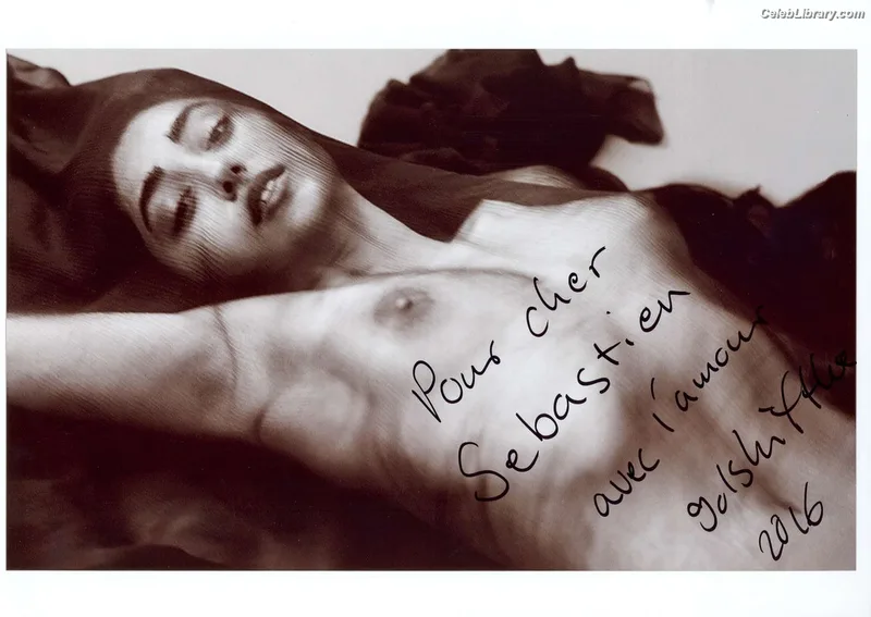 Golshifteh Farahani photo 13 of 38