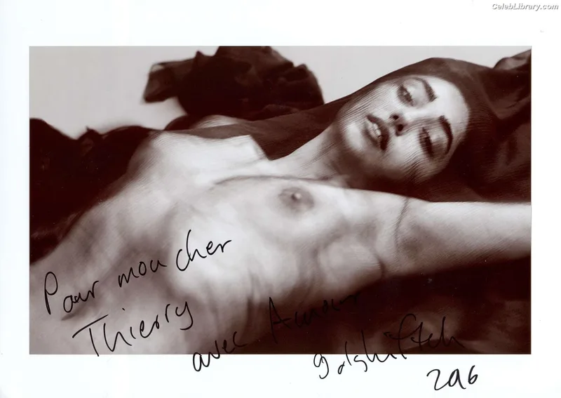 Golshifteh Farahani photo 14 of 38