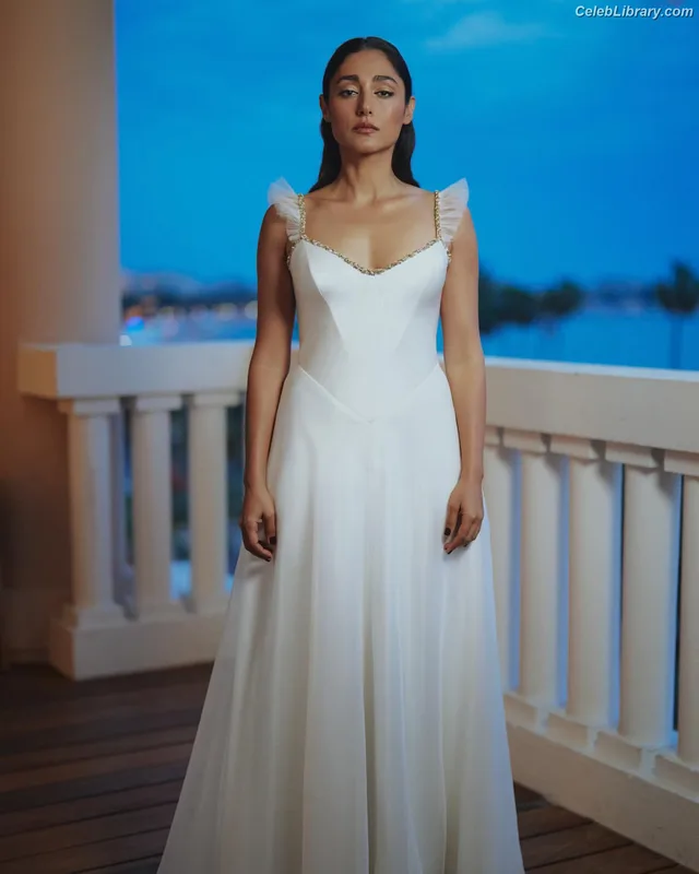 Golshifteh Farahani photo 4 of 38
