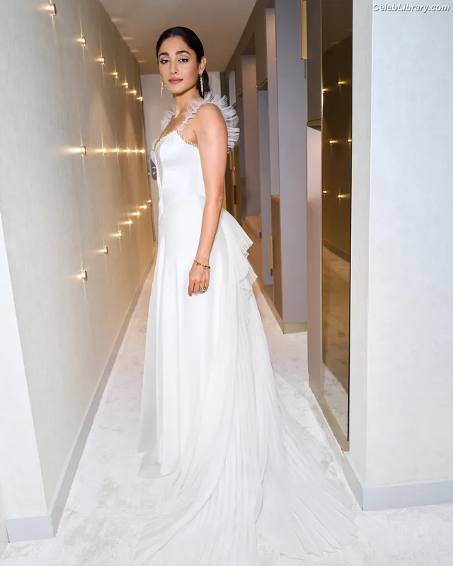Golshifteh Farahani photo 7 of 38