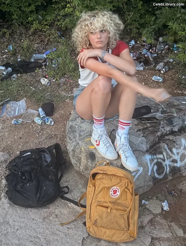 Grace Bowers photo 1 of 111