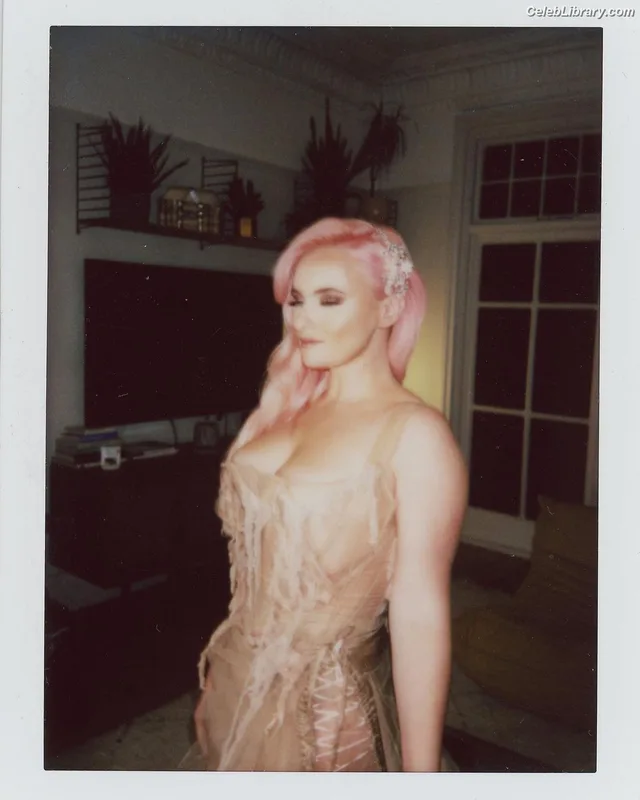 Grace Chatto photo 14 of 181