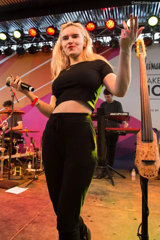 Grace Chatto photo 7 of 181
