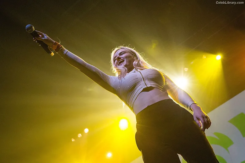 Grace Chatto photo 8 of 181