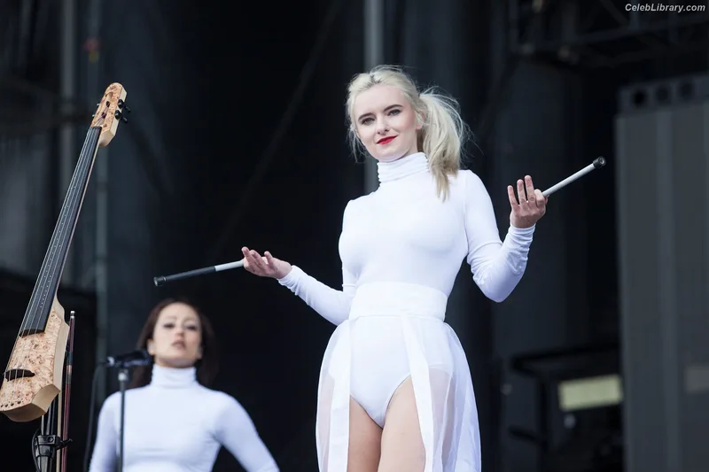Grace Chatto photo 15 of 181
