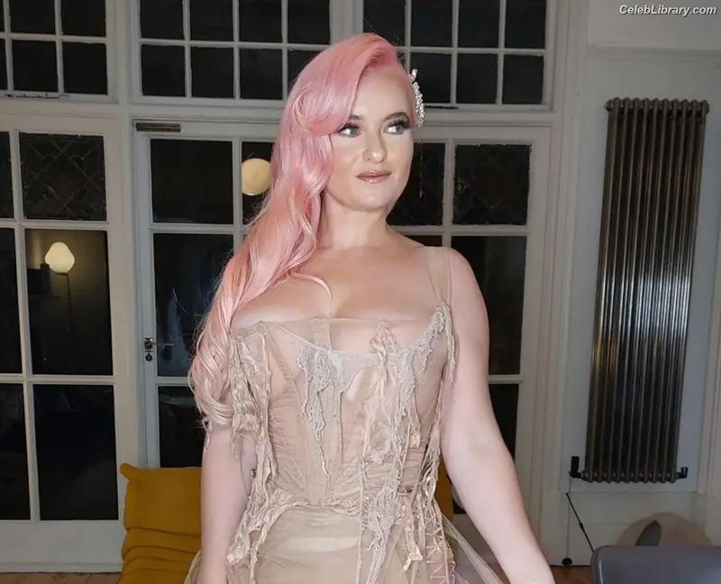 Grace Chatto photo 23 of 181