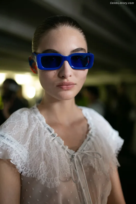 Grace Elizabeth photo 9 of 76