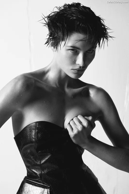 Grace Elizabeth photo 10 of 76