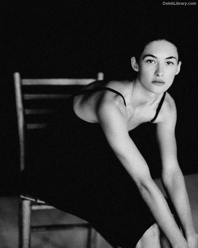 Grace Elizabeth photo 17 of 76