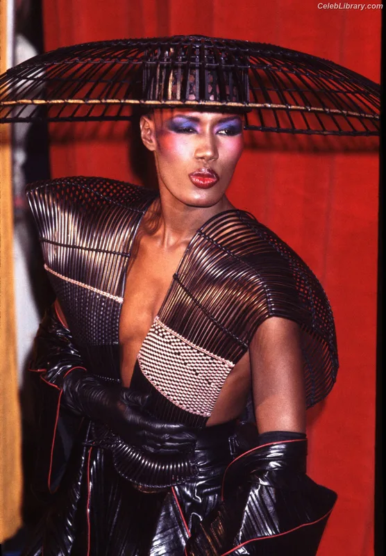 Grace Jones photo 19 of 64
