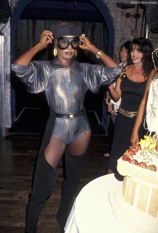 Grace Jones photo 4 of 64