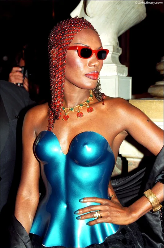 Grace Jones photo 5 of 64