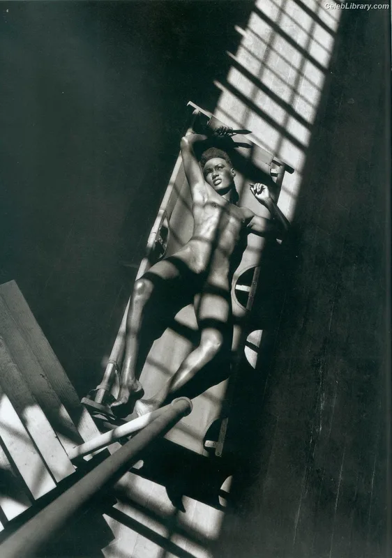 Grace Jones photo 15 of 64