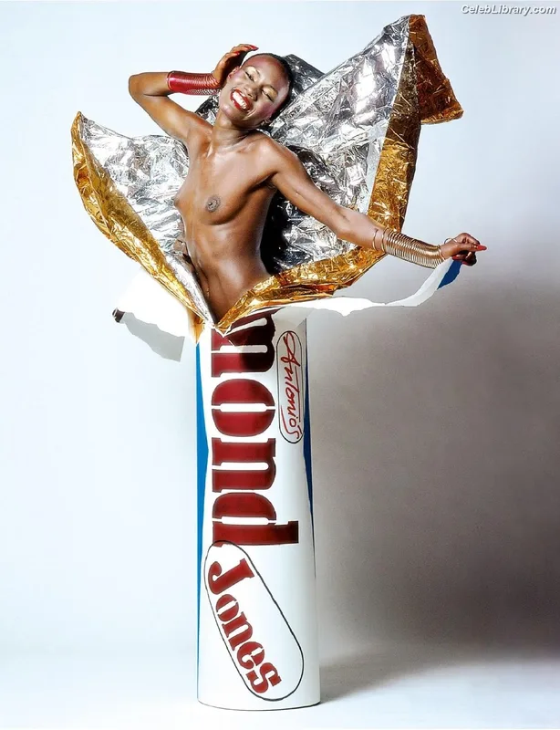 Grace Jones photo 2 of 64