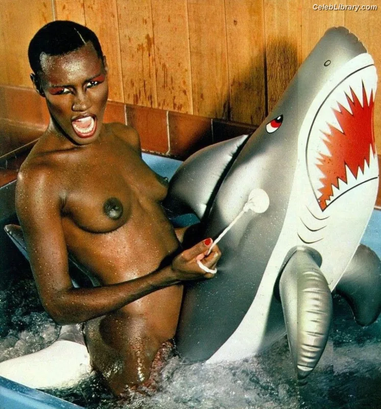 Grace Jones photo 6 of 64