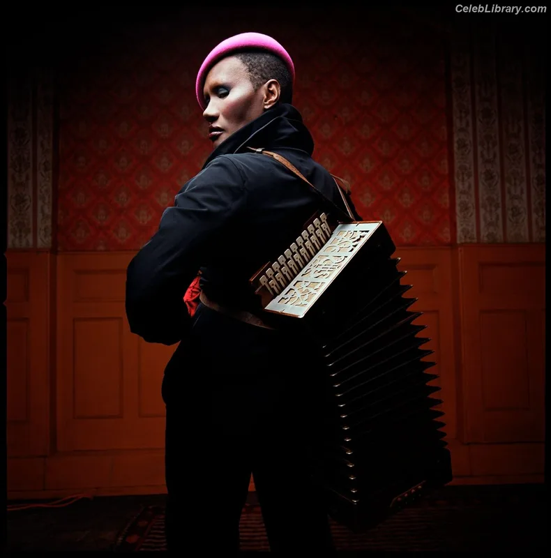 Grace Jones photo 13 of 64