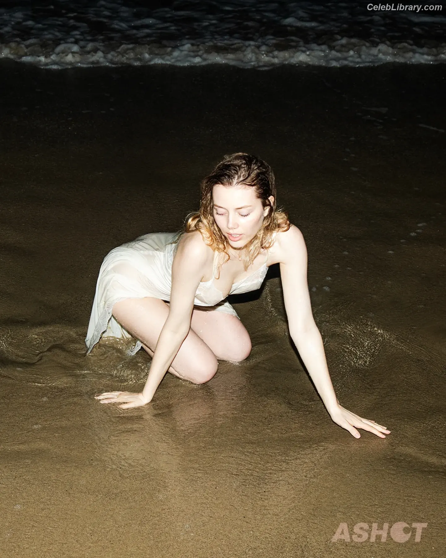 Grace van dien photo 21 of 201