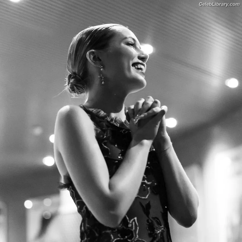 Grace van dien photo 21 of 202
