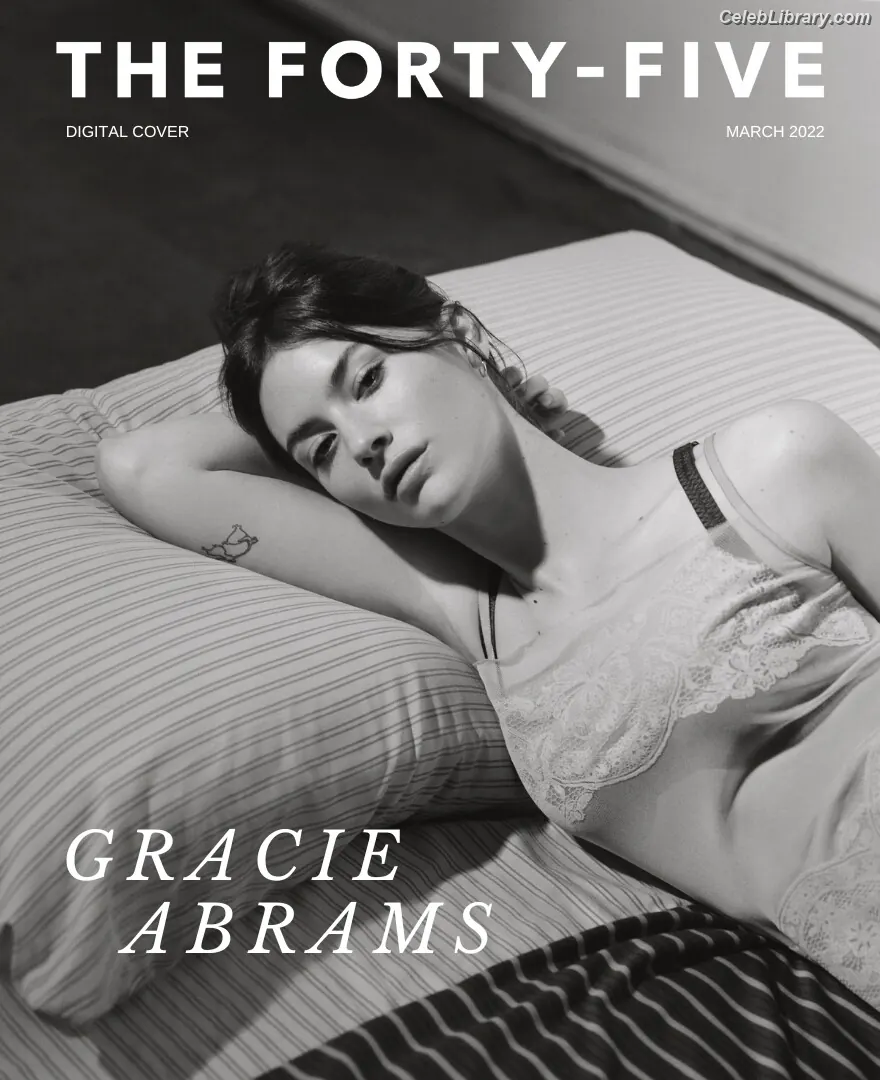 Gracie Abrams photo 19 of 1079