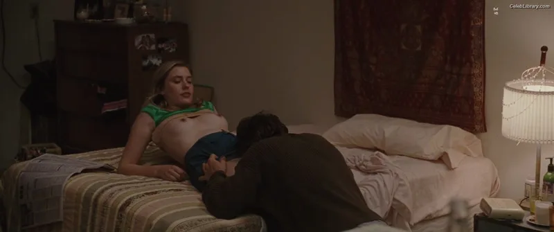Greta Gerwig photo 4 of 14