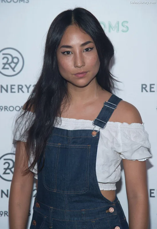 Greta Lee photo 22 of 103