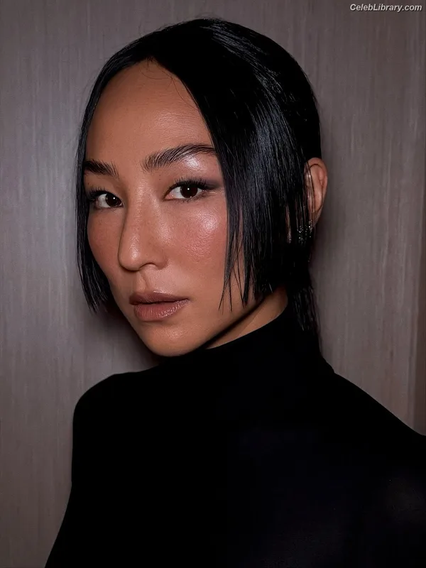Greta Lee photo 22 of 103