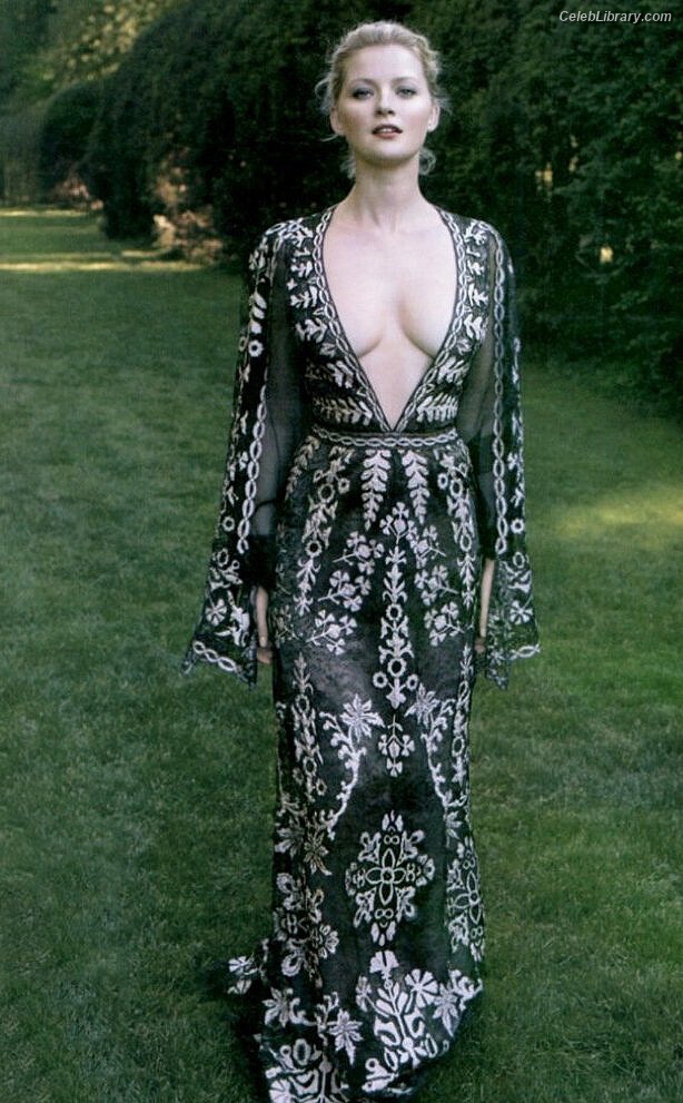 Gretchen Mol photo 24 of 65