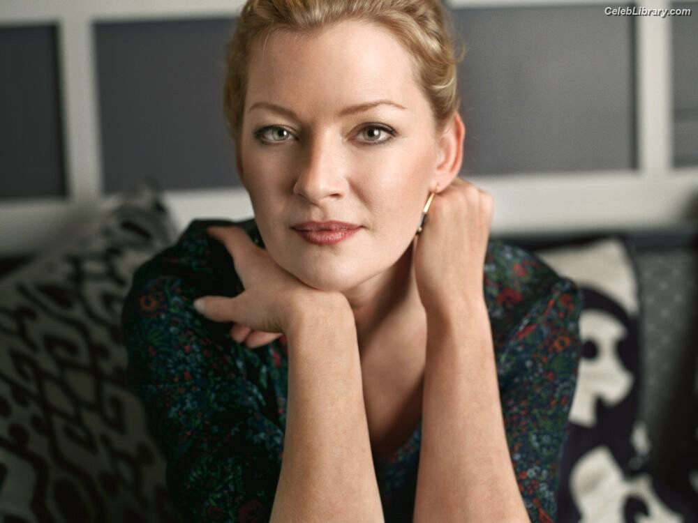 Gretchen Mol photo 4 of 65