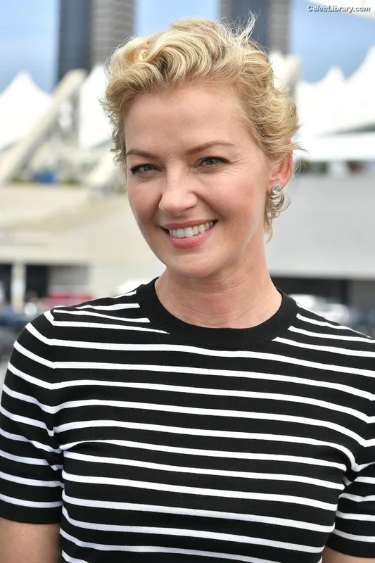 Gretchen Mol photo 3 of 65