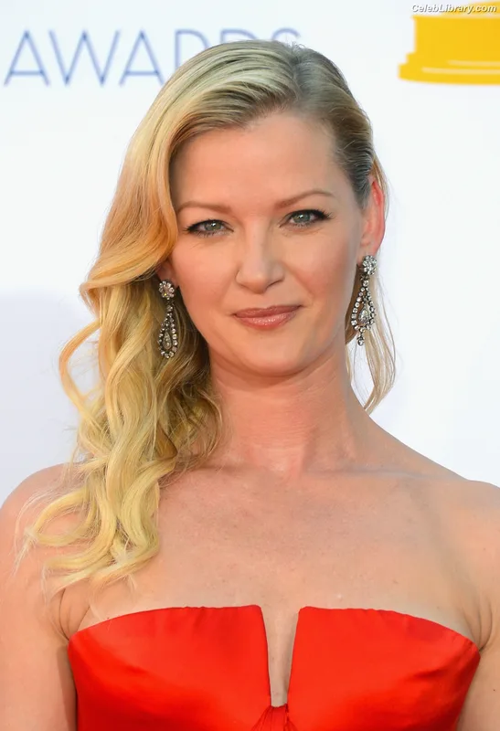 Gretchen Mol photo 8 of 65