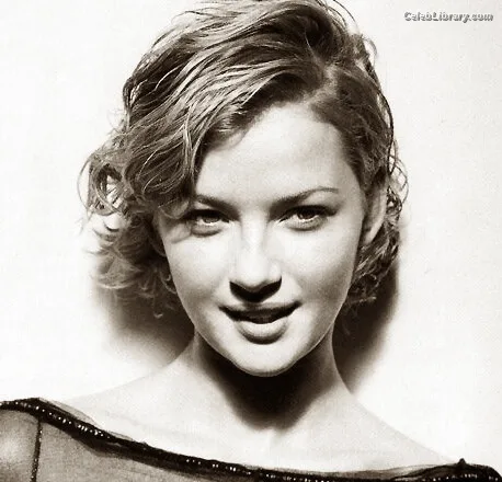 Gretchen Mol photo 17 of 65
