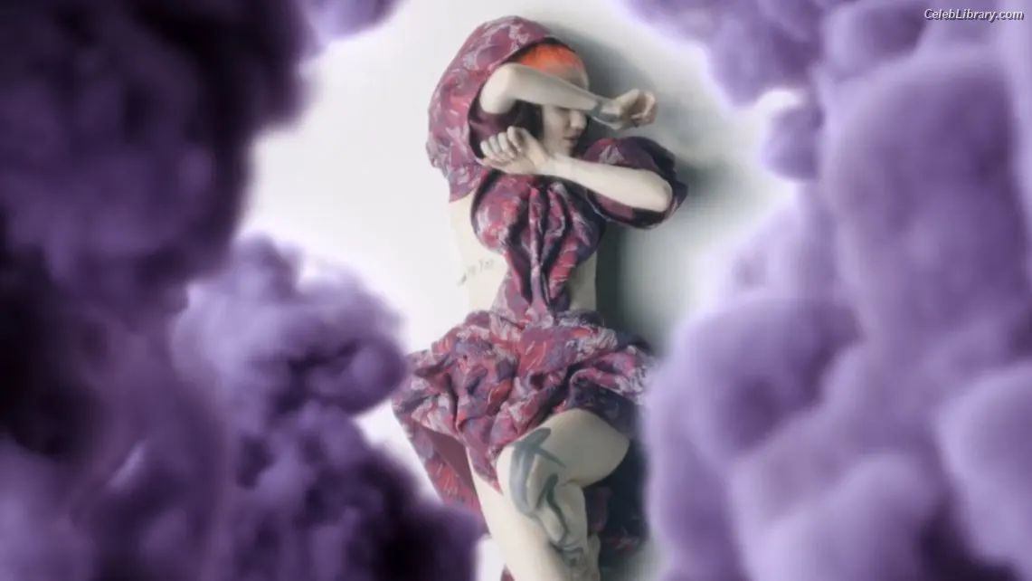 Grimes photo 10 of 196