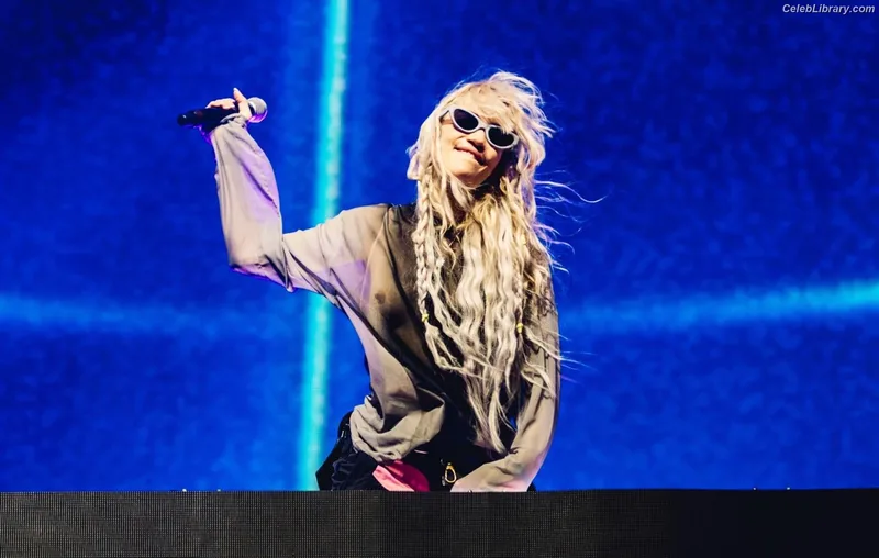 Grimes photo 1 of 197