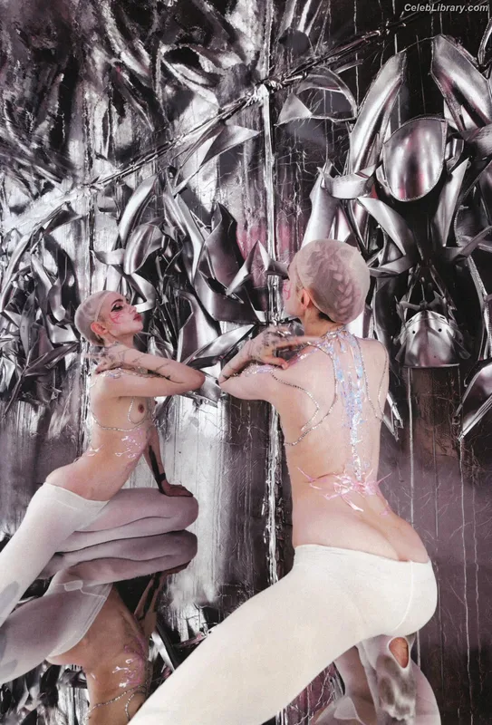 Grimes photo 4 of 197
