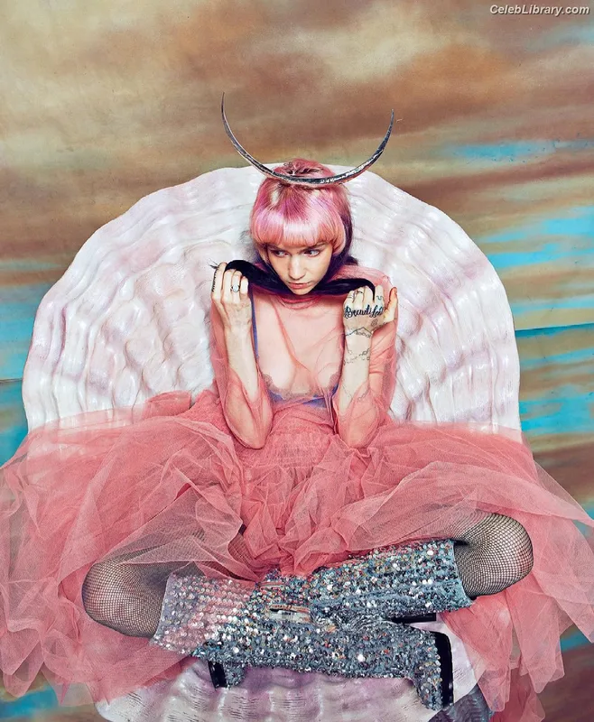 Grimes photo 21 of 197