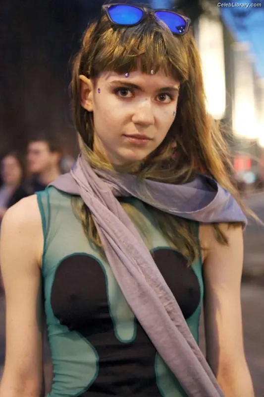 Grimes photo 23 of 197