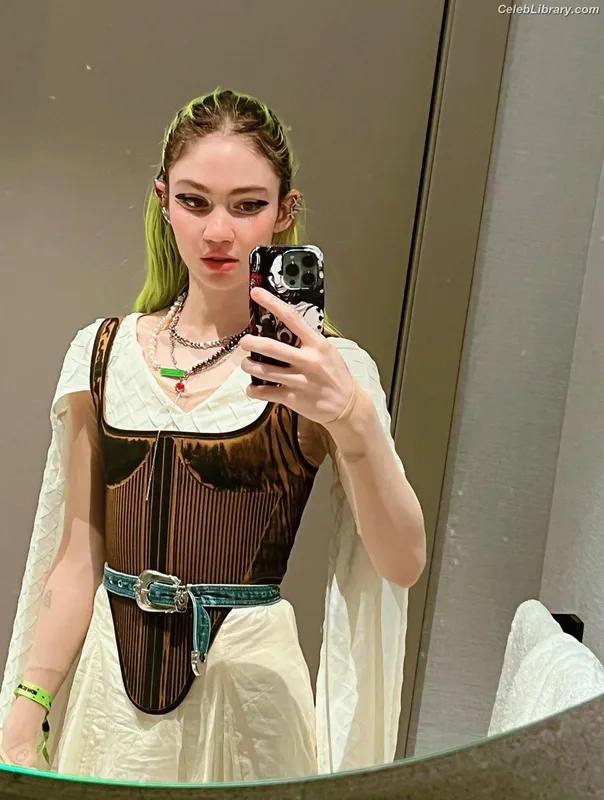 Grimes photo 1 of 197