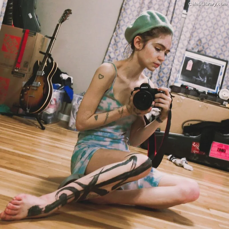 Grimes photo 14 of 197