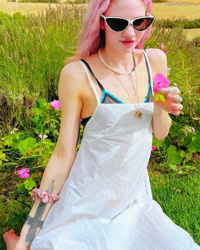 Grimes photo 20 of 197