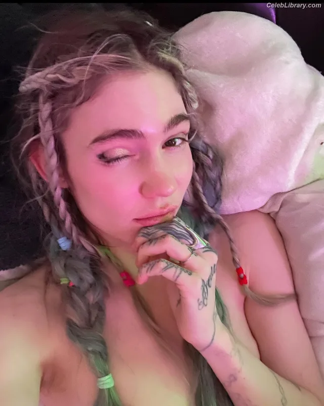 Grimes photo 6 of 197