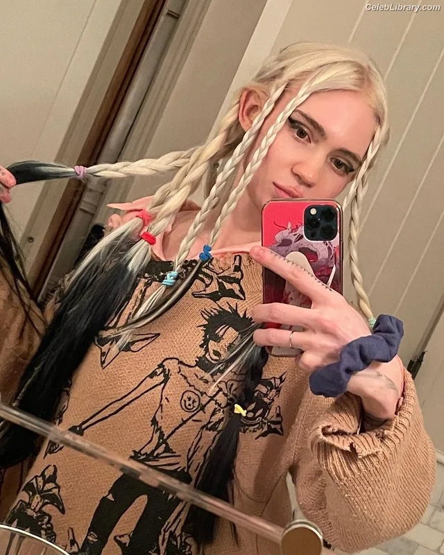Grimes photo 8 of 197