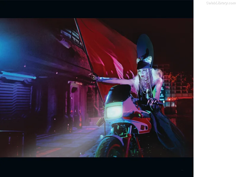 Grimes photo 23 of 197