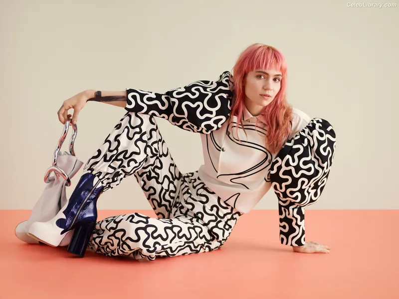 Grimes photo 18 of 197