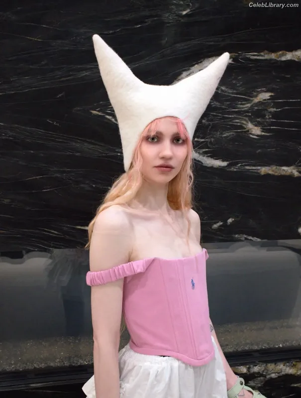 Grimes photo 1 of 197